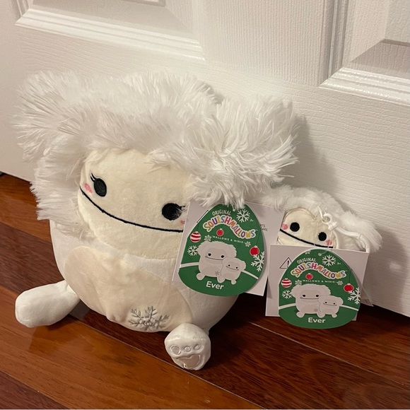 Ever the White Winter Bigfoot 8” and 3.5” Clip Mallows and Minis Squishmallows - Picture 2 of 4